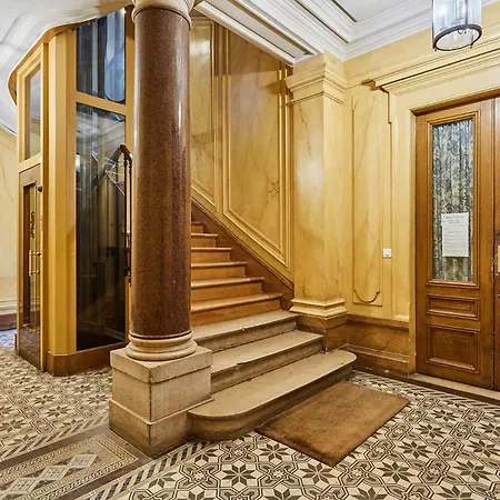 2 Center Of By Prestige Paris